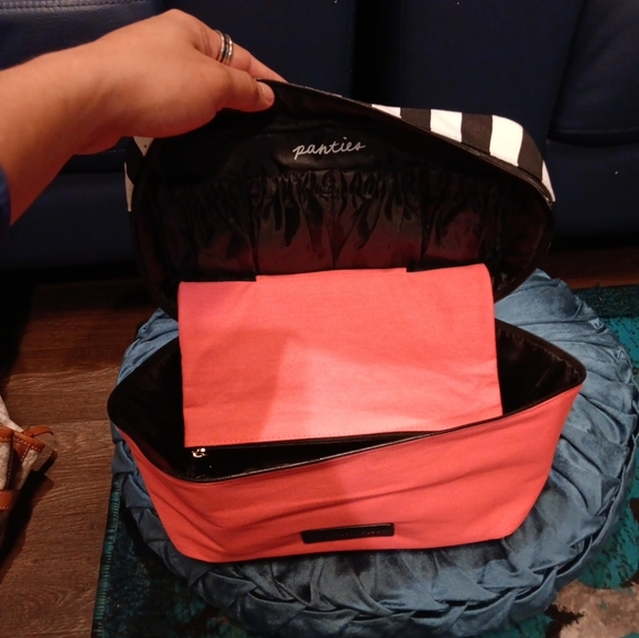 Victoria's Secret Striped Cosmetic Bag New - Picture 5 of 6